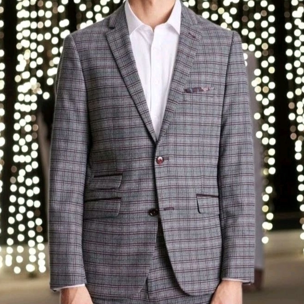 Men's Gray Checkered Blazer